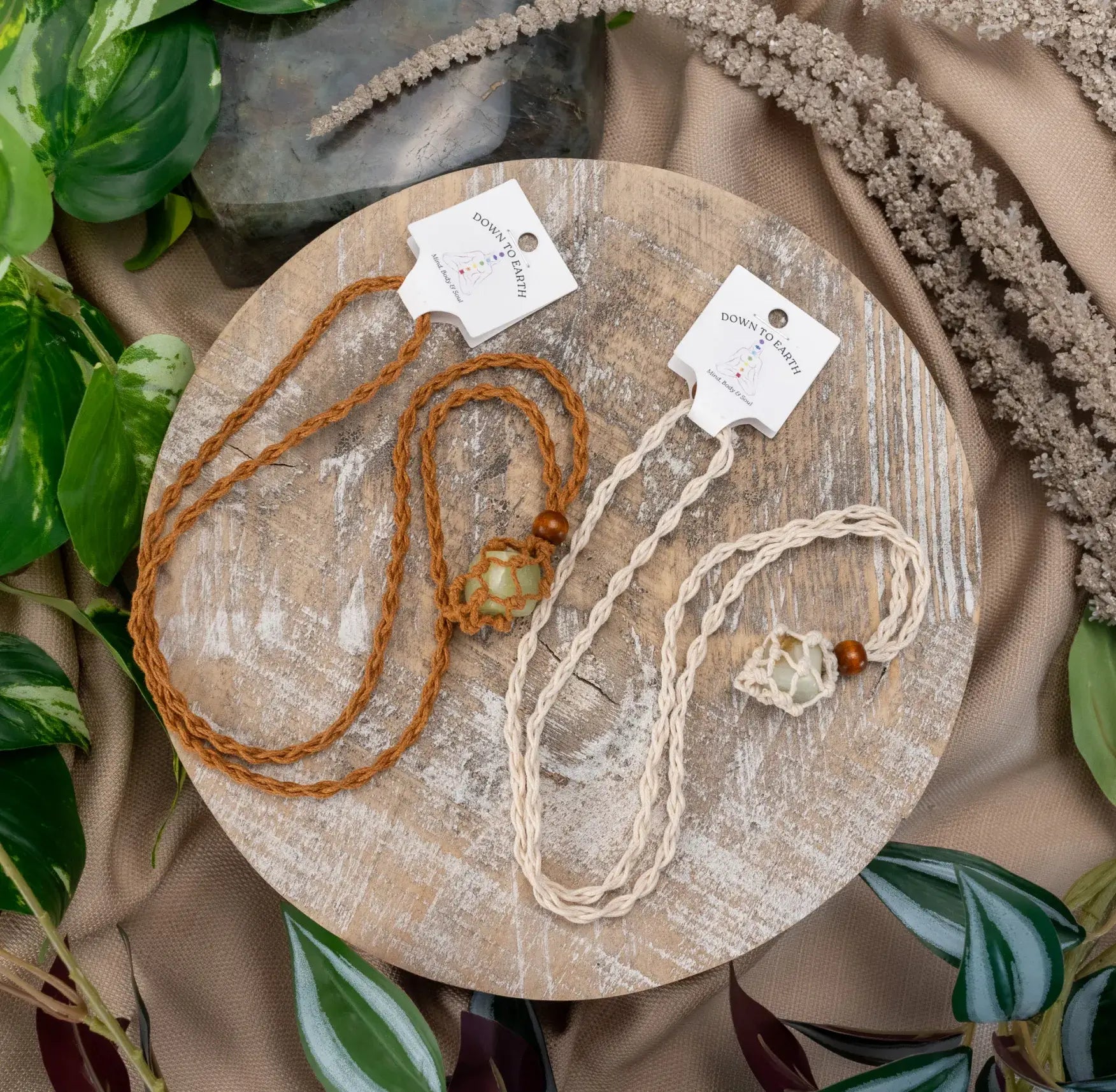 Adjustable Macrame Crystal Holder Necklace.: Beige