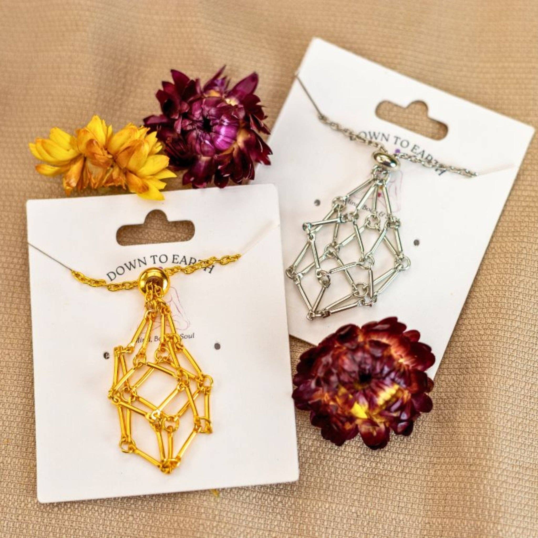 Adjustable Metal Crystal Holder Necklace: Gold