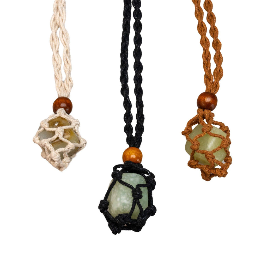 Adjustable Macrame Crystal Holder Necklace.: Beige